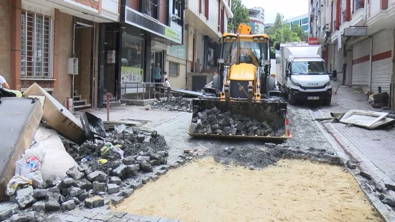 İstanbul Esenyurt'ta Meydana Gelen Sel Felaketinden Zarar Görenlere, Bakan Derya Yanık'tan Açıklama İlk Etapta 3 Bin TL Yardım Yapacağız! 4