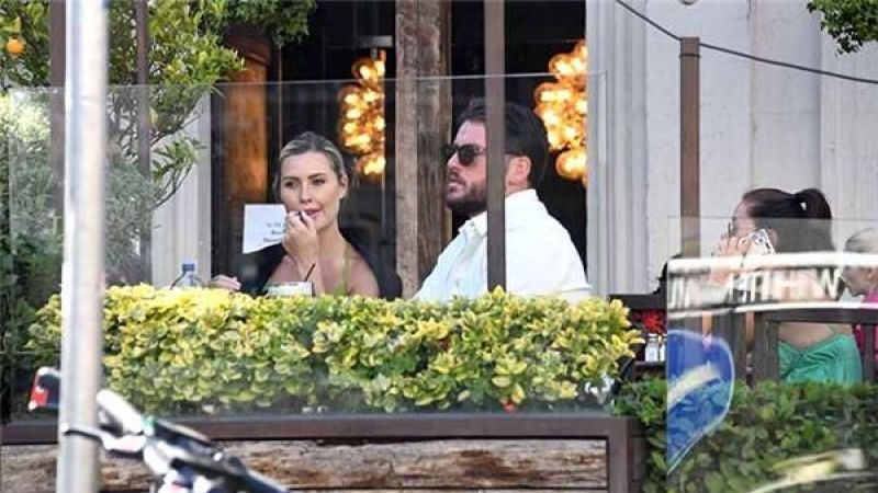 Eski Yenge Chloe Loughnan, Yeni Sevgilisi İle Görüntülendi Türkiye'nin İkinci Evi Olduğunu Söyleyen Chloe, Serdar Ortaç'ı Anmadan Edemedi! 3