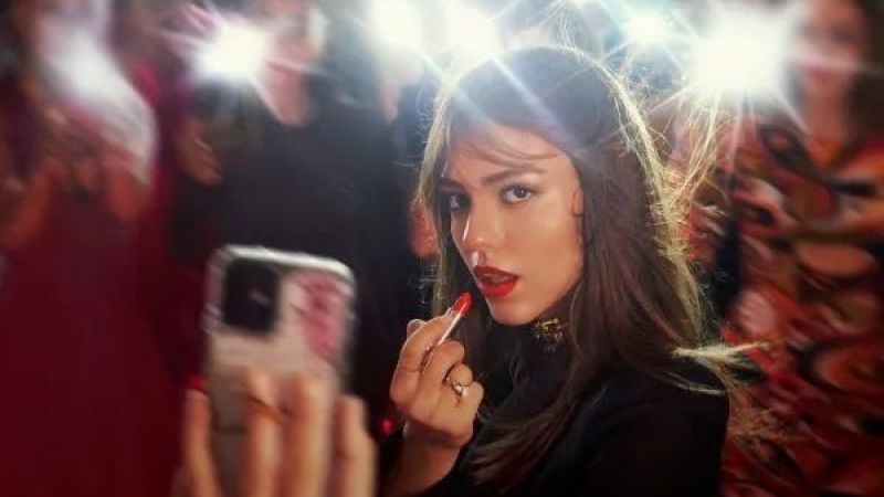 Üç Kuruş Dizisinin Parlayan Yıldızı Aslıhan Malbora'nın Hayranları Çılgına Dönecek! Genç Oyuncu İki Yeni Dizi İle Anlaşma Yaptı! 4