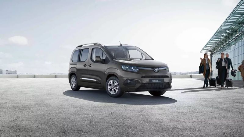 Toyota Resmen Duyurdu: Ticari Araç Alımlarında Büyük Kampanya Başladı! 0,99 Faiz Uygulanacak! 3