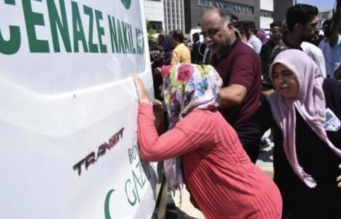 Gaziantep'te 15 kişinin öldüğü kazada otobüs şoförünün ifadesi ortaya çıktı! Otobüs şoförü Abdulkadir Memiş: Bir anda otobüsün direksiyon hakimiyetini kaybettim. Toparlamak için manevra yapmaya başladım ama... 5