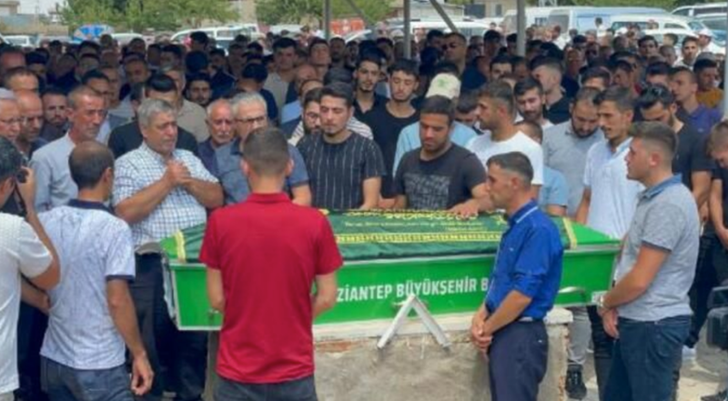 Gaziantep'te 15 kişinin öldüğü kazada otobüs şoförünün ifadesi ortaya çıktı! Otobüs şoförü Abdulkadir Memiş: Bir anda otobüsün direksiyon hakimiyetini kaybettim. Toparlamak için manevra yapmaya başladım ama... 6
