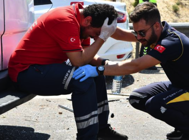 Gaziantep'te 15 kişinin öldüğü kazada otobüs şoförünün ifadesi ortaya çıktı! Otobüs şoförü Abdulkadir Memiş: Bir anda otobüsün direksiyon hakimiyetini kaybettim. Toparlamak için manevra yapmaya başladım ama... 4