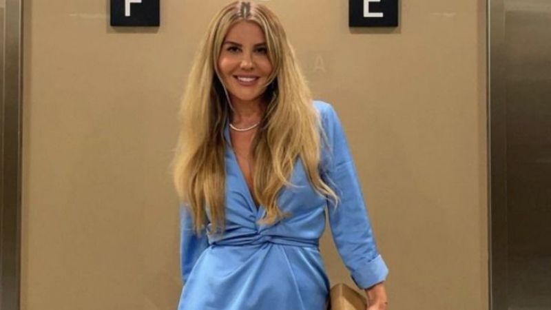 Esra Erol'un Kardeş Eda Erol, Sosyal Medyayı Salladı! Mavi Renkli Mini Elbisesi, Yürekleri Hoplattı! 1