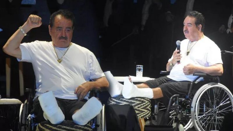 Trafik Kazasından Sonra Sahneye Çıkan Tatlıses’in Çocukları Sahnede Küslüğü Bitirdi, Kardeşler Arasındaki Buzlar Eridi! 3