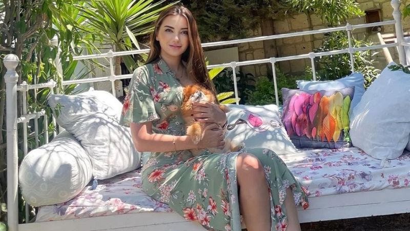 Esra Ezmeci'yi Şoke Eden Paylaşım! Kocam Cinsel Organını Pembeye Boyadı, Doktor Tavsiyesi Dedi! Sosyal Medya Sallandı! 1