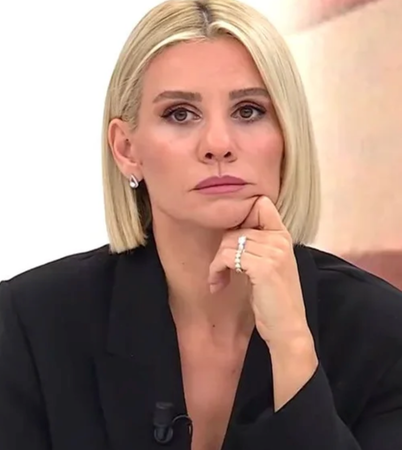 Esra Erol'da Çıldırdı! Canlı yayında ahlaksız sözler! Sevdiği kadını aramak için Esra Erol'a gitti! İki daire parası yedirdiği hayat kadınının sözleri şok yaşattı... Cinsel içerikli video çekmiş ve bununla tehditle 11