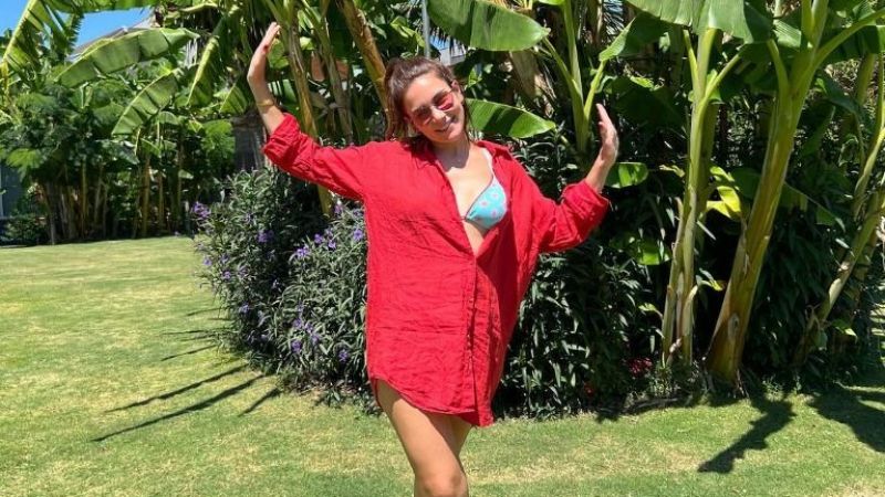 Daha Önce ‘Öpüşmem’ Demişti, Yeni Projesi Belli Oldu! Buse Varol’dan Samimi İtiraflar Peş Peşe Geldi! “Duşun Altında Olduğum Sahneyi Söylüyorlar Hep…” 3