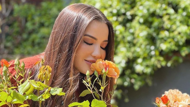 Esra Ezmeci Takipçisini Tersledi! Eskort Çağırmak İsteyen Sosyal Medya Kullanıcısı, Neye Uğradığını Şaşırdı! 4