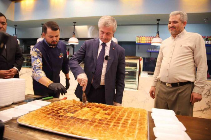 Gaziantep’in Kalbi Antep Meydanı’nda Türkiye’nin en büyük lezzet festivali düzenlendi 3