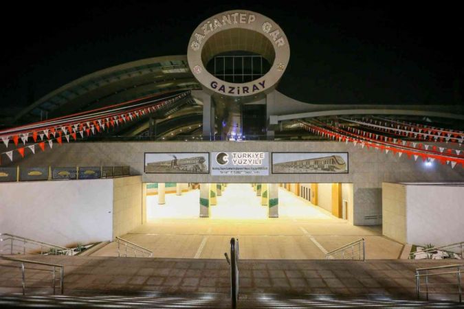 GAZİANTEP İLE NİZİP arasında seferlere başlayan Raybüs'e YOĞUN İLGİ .... Nizip ile Gaziantep Arası Raybüs Seferleri Saat Kaçta? Gaziantep-Nizip Arası Kaç Dakikaya İndi? 3