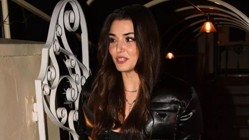 Eski Sevgililer Kafede Buluştu Buzları Eritti: O Dedikoduyu Yalanlamadı! Hande Erçel Tüm İzlerini Mahkeme Kararı İle Sildirtme Kararı Mı Aldı? 1