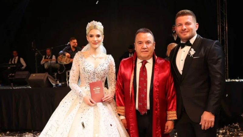 Survivor Yarışmasında Tanışmışlardı! İlayda Şeker İle İsmail Balaban Bu Kez Resmen Evlendi! Düğünde Yok Yoktu… Neler Oluyor? 4