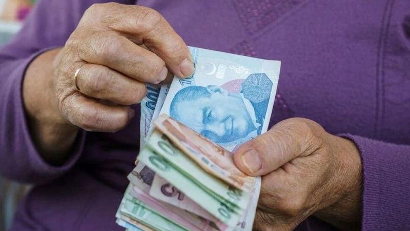 Yapı Kredi Bankası 7 bin 500 TL'lik ek ödeme fırsatı için emeklilere seslendi: Yarın son gün, promosyon ödemenizi tek tık ile anında alabilirsiniz! 4