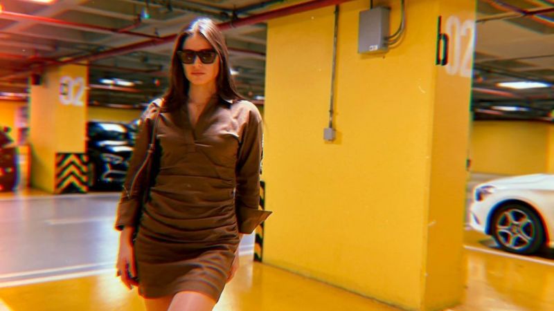 Survivor’ın Polemikler Kraliçesi Ayşe Yüksel’den Olay Yaratacak Paylaşım Geldi! Mini Etekleri Giydi; Otoparkta Kamera Karşısına Geçti! “Yok Böyle Pozlar…” 2