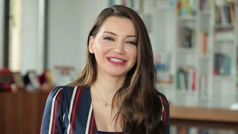 Evli Olduğu Kadının Daha Önce Eskortluk Yaptığını Öğrenen Adam, Esra Ezmeci'nin Kapısını Çaldı! Esra Ezmeci'nin Cevabı Sosyal Medyayı Resmen Ayağa Kaldırdı! 4