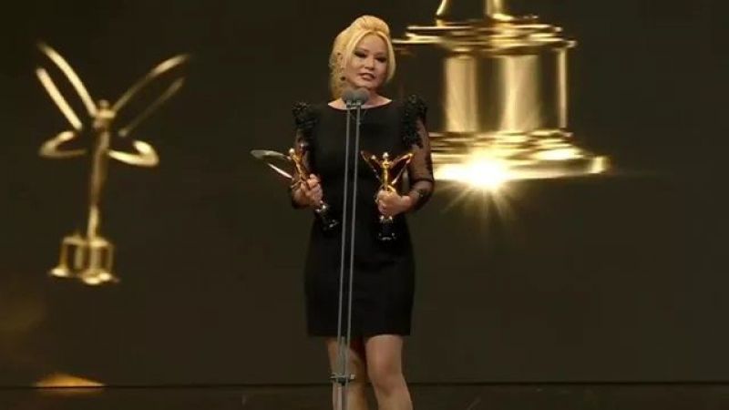 İki Ödül Birden Almıştı! Müge Anlı’dan Ödül Töreni Sonrası İtiraf: “Kendi Kendime Bile Oy Vermedim!” Şinasi Yüzbaşıoğlu Da İşin İçinde… 2