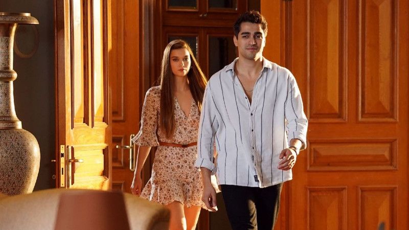 Ekranların fenomeni Yalı Çapkını dizisinin kimin hikayesi olduğu nihayet belli oldu! Açıklama geldi, sosyal medyada taş üstünde taş kalmadı! Meğer… 4