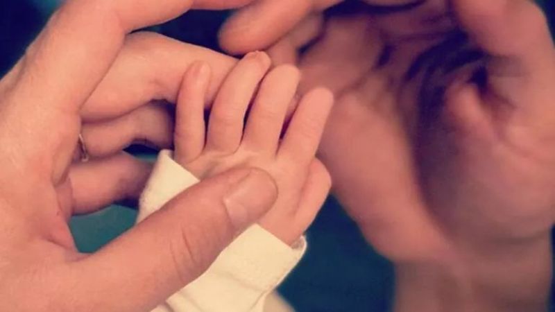 İkisi De Yeni Baba Oldu! Ünlü Oyuncular Burak Yamantürk İle Kıvanç Tatlıtuğ Birbirlerine Tavsiye Veriyor: ““Ben Ondan Birazcık Daha Öndeyim…” 2