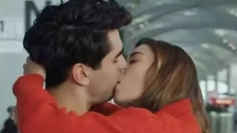 Gaziantep'te Çok Tartışılan Yalı Çapkını Dizisinden Bir Öpüşme Sahnesi Daha Sızdı; Yapımcıların Eli Kolu Resmen Titredi! Neler Oluyor? Meğer Ferit… 4