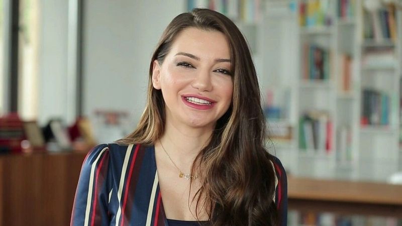 Esra Ezmeci'nin Takipçileri Arasında Bekaret Savaşları Devam Ediyor! Sosyal Medya Resmen Sallandı! Tepkiler Çığ Gibi Büyüyor! 2