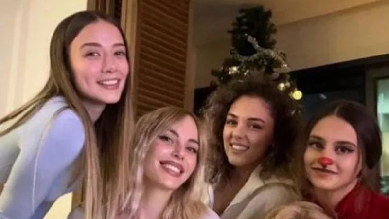 Hande Sarıoğlu Yeni Yıl Dekoltesiyle Görenleri Şaşkına Çevirdi! Cesur Paylaşımı Gündem Yarattı! 3