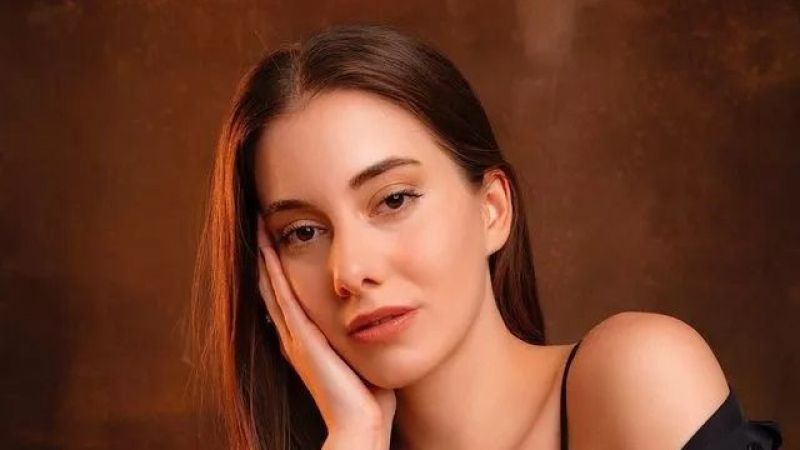 Yalı Çapkını Dizisinin Suna'sı Aşk Hayatıyla Gündeme Geldi! Beril Pozam Kimdir, Sevgilisi Kim? İşte Detaylar... 4