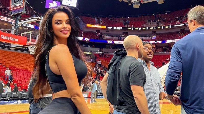 2022 Dünya Kupası’nın Güzeli Medyanın İlgisini Çekmeye Devam Ediyor! Tanga ile Jet Ski Fotoğrafı 2