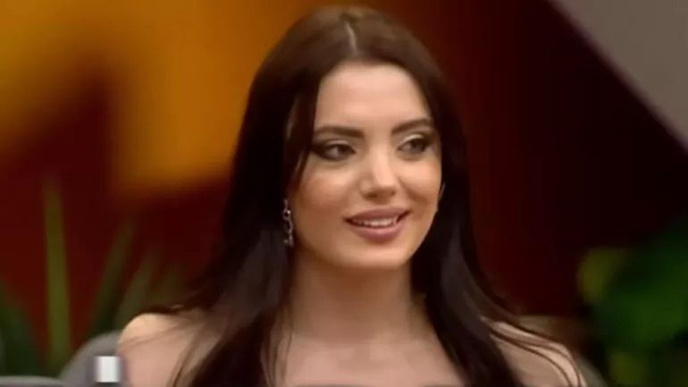 Sonradan Dahil Oldu, Gelinler Evini Karıştırdı! Kısmetse Olur: Aşkın Gücü Programının Yeni Gelin Adayı Elif, Güzelliği İle Damat Adaylarını Büyüledi! 3