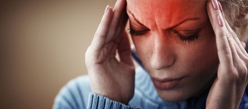 Hayatınızı cehenneme çevirebilir! Kronik baş ağrılarını göz ardı etmeyin, bu tedavi yöntemlerini deneyin! İşte kronik baş ağrısıyla baş etme yöntemleri… 1