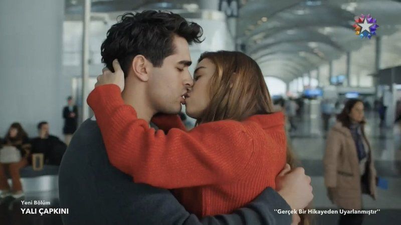 Biri geri planda kalmak istemedi, biri dört kadınla aşk yaşamasına sinirlendi! Yalı Çapkını’nda işler karıştı! Her an final gelebilir! Neler oluyor? 3