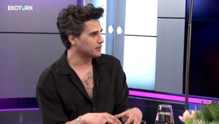 Demet Akalın’a kırgınım dedi, ünlü ismi yerden yere vurdu! Bu sözler polemik başlatır: “Başkasının başardığı işle övünüyorsun…” 2