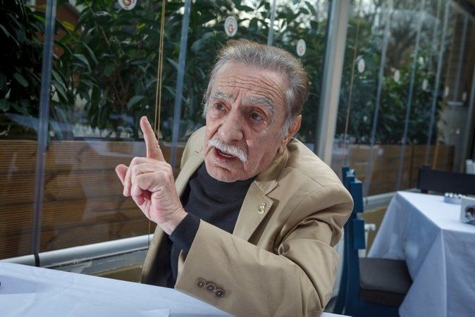 10 sene önce kansere yakalanmış, tedavi sonrası atlatmıştı! Aydemir Akbaş’tan kötü haber geldi: “İlk benden duyun istedim…” 2
