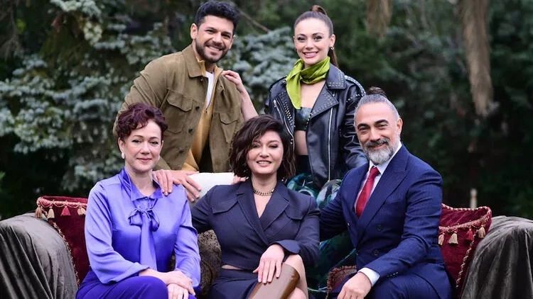 Set görüntüleri geldi, usta isimler çekimler için kamera karşısına geçti! Veda Mektubu dizisi ne zaman başlayacak? Geri sayım sürüyor! 2