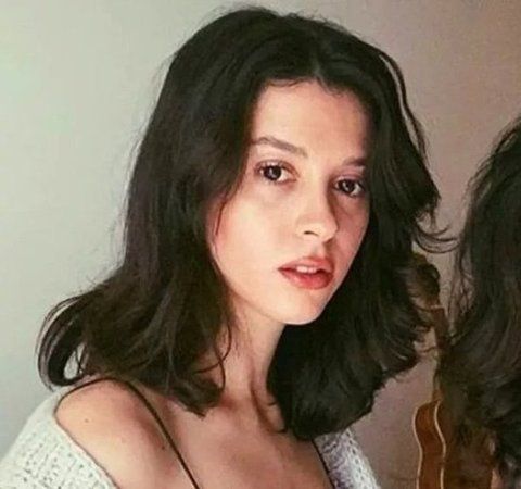 Doğal güzel sanılıyordu, görenler gözlerine inanamadı! Meğer Yalı Çapkını’nın Pelo’su Buçe Buse Kahraman’ın eski halleri çok farklıymış! Neler oluyor? 3