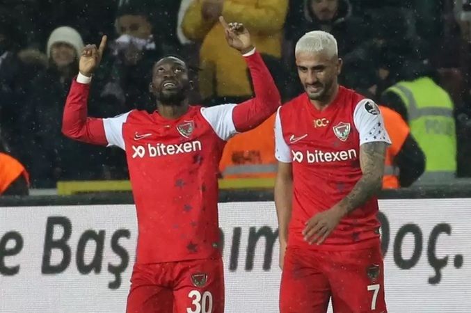 Hataysporlu Kevin Soni, ulaşılamayan takım arkadaşı Christian Atsu’yla ilgili konuştu! Ünlü forvet, tüm detayları tek tek anlattı! Meğer… 3