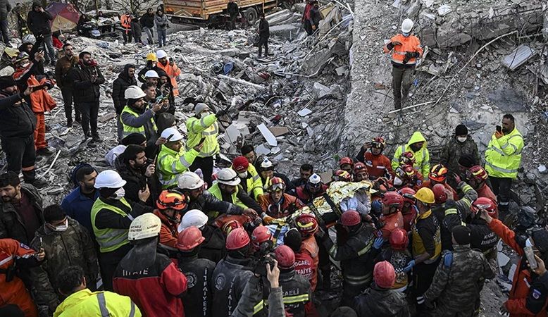 Deprem sonrası an ve an paylaşıldı! Ağır bilançosunun acısı bir kez daha katlandı! İşte depremde son durum 3