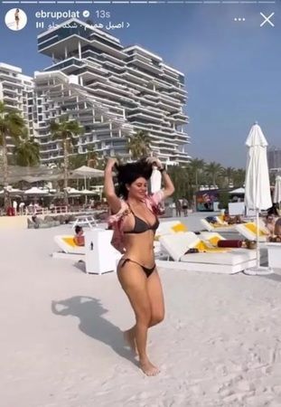 Kışın ortasında bikiniyi giydi, kamera karşısına geçti! Ebru Polat, sosyal medya gündemini komple değiştirdi: “Efsane geri döndü…” 1