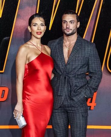 Aşk Adası’nın şampiyonu olmasıyla tüm dünya tanımıştı! Ekin Su Cülcüloğlu’nun gala tarzı dikkat çekti! Yorumlar gırla… 3