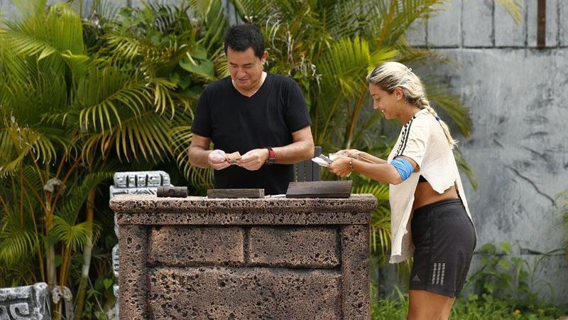 Survivor'da Açık Artırma Gerginliği! İki Yarışmacı Ellerinde Para İle Kala Kaldı! İsyan Bayrakları Resmen Açıldı! 2