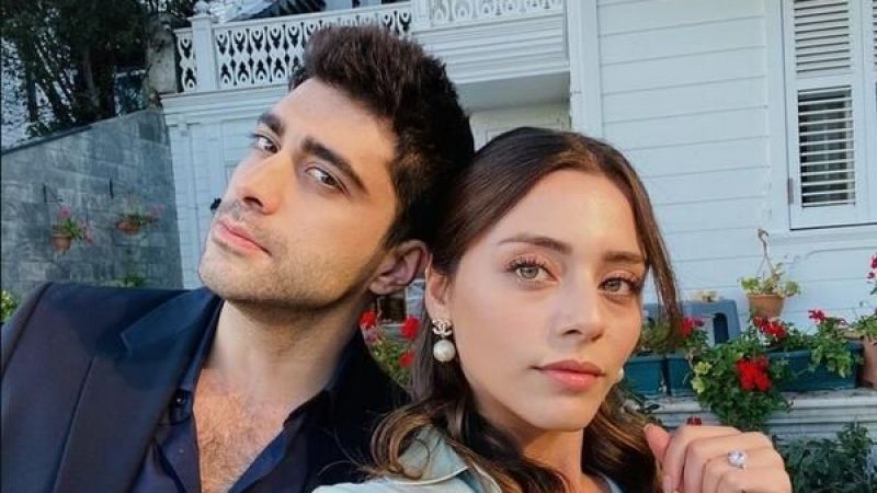 Kızılcık Şerbeti’nin Sevilen İkilisi Aşk Şerbeti İçmiş De Haberimiz Yok! Setler Taşan Aşklarını Böyle İlan Ettiler… 1