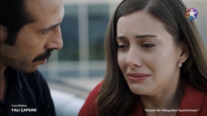 Yalı Çapkını’nın Suna’sı hem aşkta hem işte kazandı. Güzel oyuncu hâlinden gayet memnun! 3