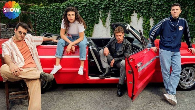 Z kuşağını en gerçekçi anlatan dizi "Gelsin Hayat Bildiği Gibi" çekim mekanları neresi? Karabayır Lisesi nerede? Sadi Payaslı gerçek hayatta kim? 3