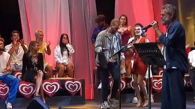 Birleşme partisindeki gece eğlencesi sosyal medyayı ayağa kaldırdı! Survivor'da o gece neler yaşandı? 1