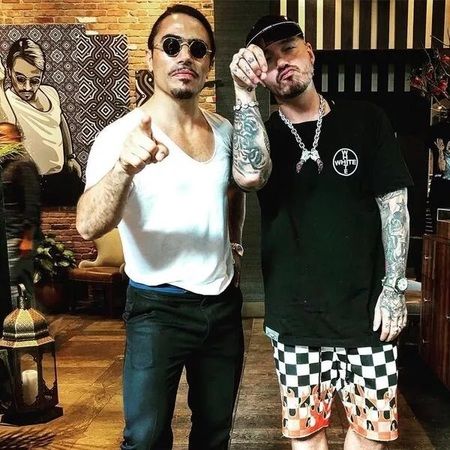 Nusret’ten yakın dostu J Balvin’e özel karşılama! Kolombiyalı şarkıcı Nusret’i öve öve bitirmedi 3