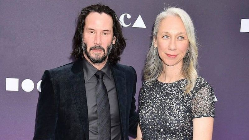 58'lik aktör Keanu Reeves en özel anını paylaştı! "Sevgilimle yatakta gülüşüyor ve harika hissediyorduk" 4