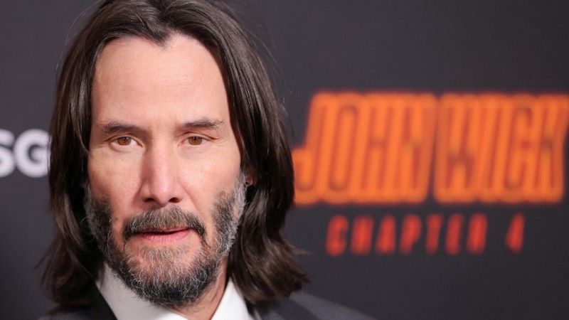 Keanu Reeves’ten çalışanlarına ölüm temalı jest! Dublör ve figüranlarına hediye olarak “ölüm sayıları” üzerinden özel tişört bastırdı! 1