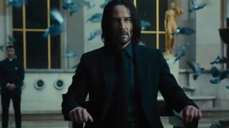 Keanu Reeves’ten çalışanlarına ölüm temalı jest! Dublör ve figüranlarına hediye olarak “ölüm sayıları” üzerinden özel tişört bastırdı! 3