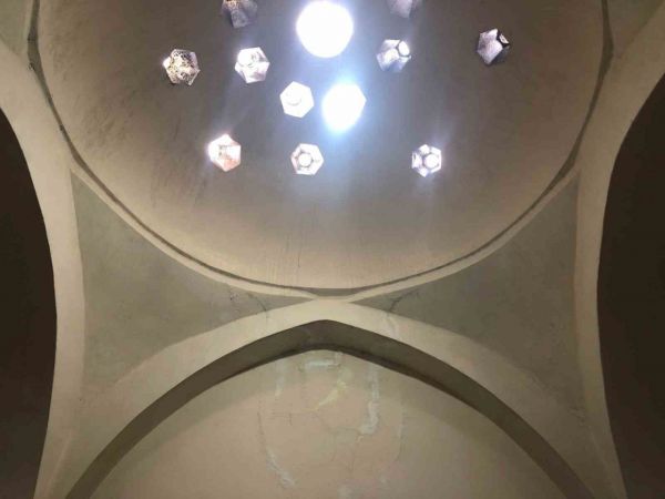 Gaziantep’te 600 yıllık tarihi Naib Hamamı depreme meydan okudu... Gaziantep kalesinin yanında bulunan 600 yıllık tarihi Naib Hamamı depremden hiçbir hasar almadan kurtuldu. 5