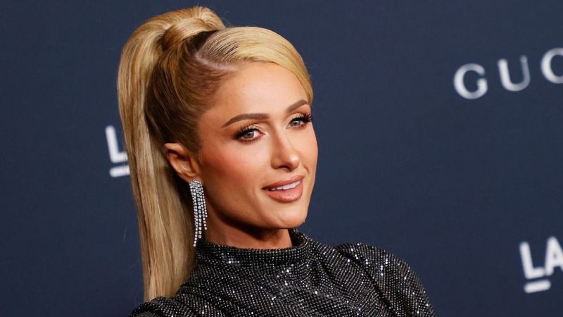 Taşıyıcı anne aracılığı ile dünyaya gelen Phoenix’in ilk fotoğrafları! Paris Hilton bebeğinin ilk fotoğraflarını paylaştı! 3